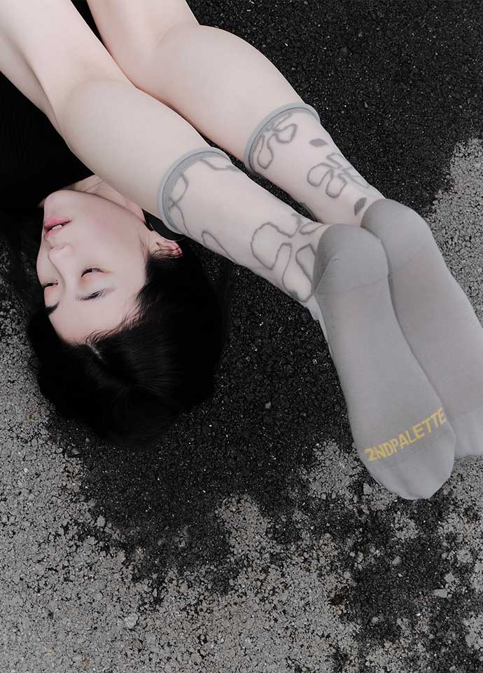 Asymmetrical Pattern Mid-Calf Socks